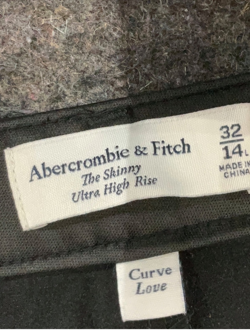 Abercrombie Curve Love Faux Leather Skinny Pants Split Hem Black 32 14 NWT - Picture 4 of 5